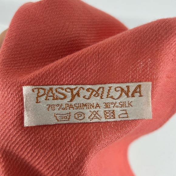 Vintage Pashmina and Silk Peach Scarf Shawl - Picture 4 of 5